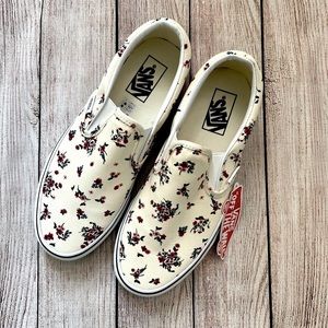 NWT VANS Classic Slip-On Women’s SZ 9 Ditsy Floral